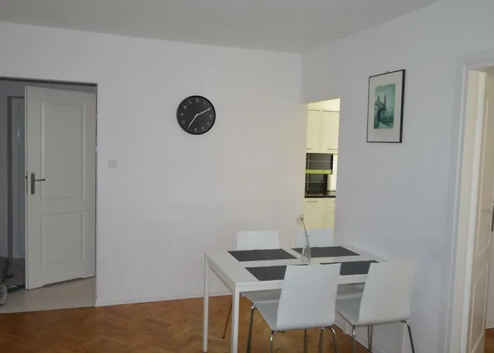 Ljus Апартаменти *